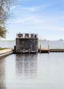 ภาพหลัก Luxury Houseboat With Stunning Views Over the Lake Including Sup Boards