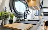 Lain-lain 2 Luxury Houseboat With Stunning Views Over the Lake Including Sup Boards