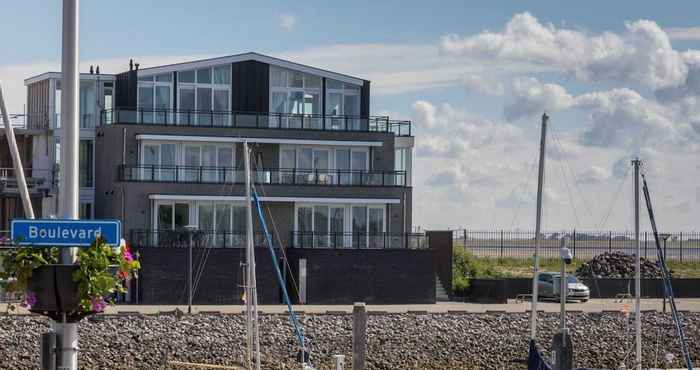 Others Apartment in a Unique Location With a View of the Marina and the Scheldt