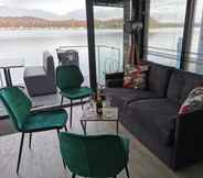 Others 6 Ultimate Enjoyment in and on the Water in a Luxury Houseboat on the Lake Mooker