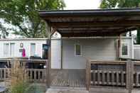 Others Comfortable Chalet in Renesse With Garden