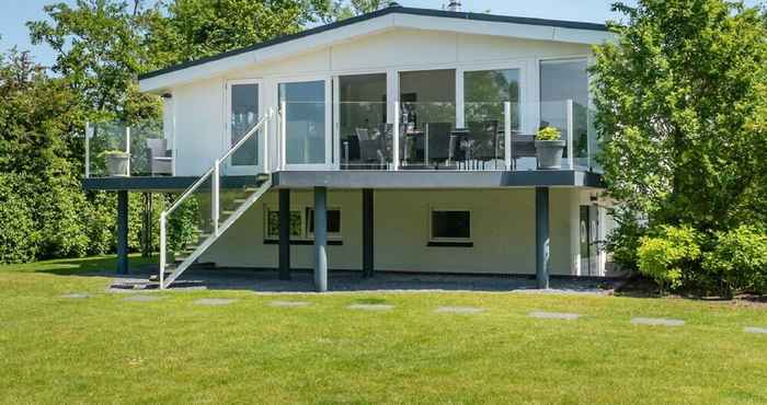 Others Majestic Holiday Home in Kamperland With Garden