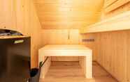 Lainnya 4 Holiday Home in Scherpenisse With Sauna and hot tub