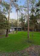 Taman Serene Holiday Home in Boekel With Private Hot Tub