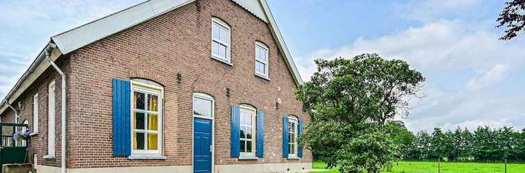 Others Farmhouse in De Heurne Near the Forest