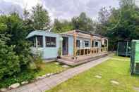 Others Lovely Chalet in De Pol With Garden