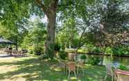 Others 7 Holiday Home in the Centre of Giethoorn With Waterfront Garden