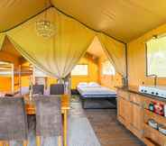 Khác 7 Charming Tent Lodge in Drents Landschap With Balcony