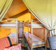 Khác 3 Charming Tent Lodge in Drents Landschap With Balcony