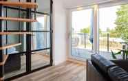 Others 6 Cozy Apartment Located at the Beautiful Sneekermeer