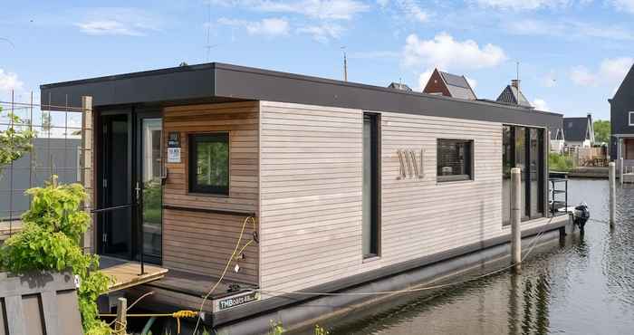 อื่นๆ Brand new Boathouse on the Water in Stavoren With a Garden