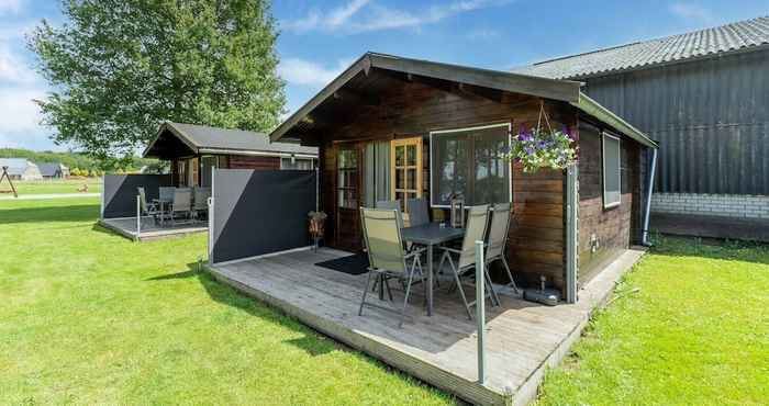 Others Appealing Holiday Home in Zwiggelte With Garden