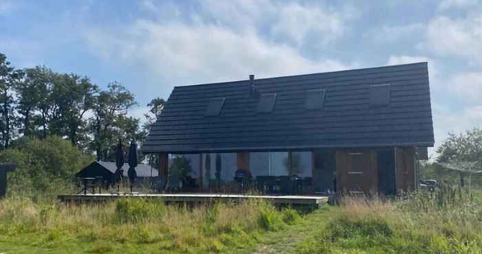 Others Fantastic Vacation Home on Private Island in Friesland