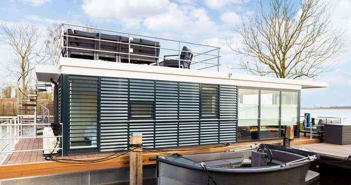 Lainnya Unique Houseboat on and Around the Sneekermeer