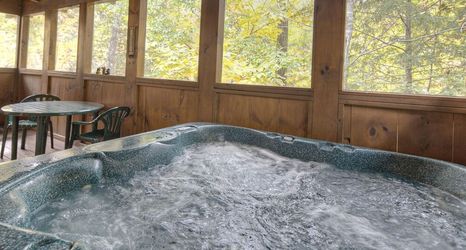 Khác 2 Er91 - Eagle's Beauty - Great Location - Close To All The Action! 2 Bedroom Cabin by RedAwning