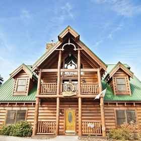 Primary image1Ern854 - 馬車輪小屋 - 絕佳位置!靠近所有活動!九臥室小木屋 by RedAwning,Pigeon Forge飯店