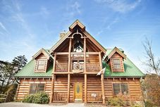 Others Ern854 - Wagon Wheel Lodge - Great Location! Close To All The Action! 9 Bedroom Cabin by RedAwning