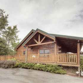 Imej utama1Ern816 - Almost Paradise - Great Location! Close To All The Action! 3 Bedroom Cabin by Redawning,Pigeon Forge別墅