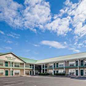 Primary image 1 Colonial Crest 107 - Great Location! - You Can Walk To Town! 1 Bedroom Condo by RedAwning, Khách sạn The Island in Pigeon Forge