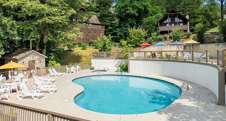 Others 2 Er 229 Brief Escape - Great Location Close to Town - 4 BR Cabin by RedAwning