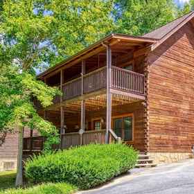 Primary image 1 Er 229 Brief Escape - Great Location Close to Town - 4 BR Cabin by RedAwning, Khách sạn The Island in Pigeon Forge