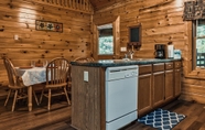 Others 5 Precious Memories - Rustic Sevierville Retreat 2 Bedroom Cabin by Redawning