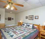 Others 4 Er 226 Locker's Mountain Hideaway Great Location Close To Town! 2 Bedroom Cabin by Redawning