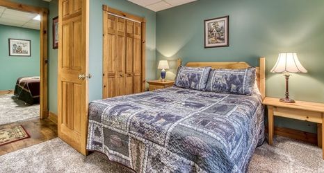 其他 2 Er92 - Virginia's Villa - Great Location! Close To All The Action! 5 Bedroom Cabin by RedAwning