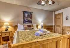 Others 6 ER240 - Smoky Safari Great Location - Close To Town! 2 Bedroom Cabin by RedAwning