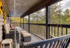 Others 4 Er26 - Sasquatch Inn - Great Location! Close To Town Resort Pool! 2 Bedroom Cabin by RedAwning