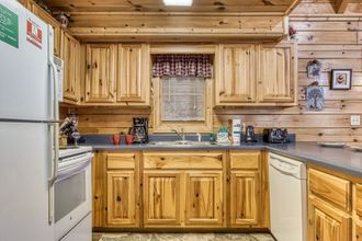 Others 4 Er313- Crosswinds- Great Location- Close To Town 5 Bedroom Cabin