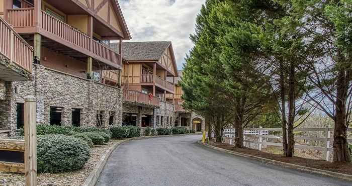 Others Owl See You 3205 - Close To Dollywood And Overlooking Gatlinburg Golf Course 2 Bedroom Condo by Redawning