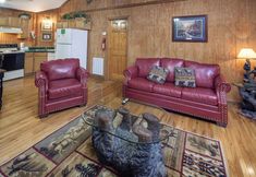 Others 3 Er31 - Grandma And Granpaws Place - Great Location - Close To Parkway In Pf 2 Bedroom Cabin by RedAwning