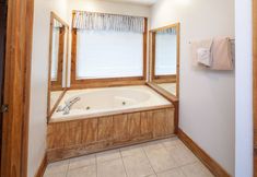 Others 4 Er31 - Grandma And Granpaws Place - Great Location - Close To Parkway In Pf 2 Bedroom Cabin by RedAwning