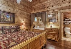 Others 6 ER222 - Al's Nest - Great Location - Close To Town! 2 Bedroom Cabin by RedAwning