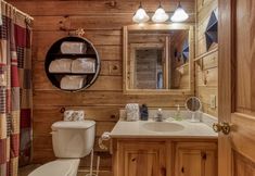 Others 4 ER222 - Al's Nest - Great Location - Close To Town! 2 Bedroom Cabin by RedAwning