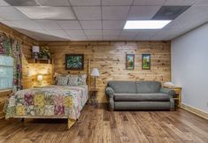 Others 7 ER222 - Al's Nest - Great Location - Close To Town! 2 Bedroom Cabin by RedAwning