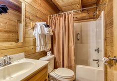 Lainnya 3 Ern864 - The Cedars - Great Location! Close To All The Action! 5 Bedroom Cabin by RedAwning