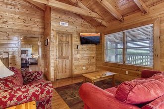 Lainnya 4 Ern864 - The Cedars - Great Location! Close To All The Action! 5 Bedroom Cabin by RedAwning