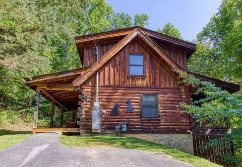 Others Mystic Mountain - Great Location! Close To All The Action! 2 Bedroom Cabin by RedAwning