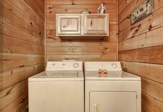 Others 5 Mystic Mountain - Great Location! Close To All The Action! 2 Bedroom Cabin by RedAwning