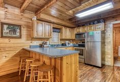 Others 4 Er 256 â Smoky Mountain Top Great Location â Close To Town! 3 Bedroom Cabin by RedAwning