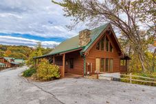 Lain-lain Ern819 - Mountain Majesty - Great Location! Close To All The Action! 5 Bedroom Cabin by RedAwning