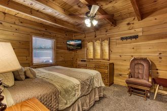 Others 4 Er96 - Squirrel's Leap - Great Location! Close To Town! 2 Bedroom Cabin by RedAwning