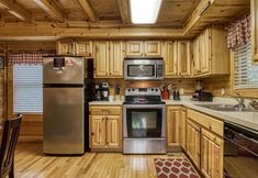 其他 3 Ern834 - Lakeside Getaway - Great Location! Close To All The Action! 1 Bedroom Cabin by RedAwning