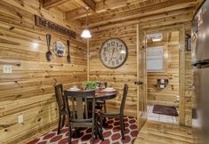 Others 7 Ern834 - Lakeside Getaway - Great Location! Close To All The Action! 1 Bedroom Cabin by RedAwning