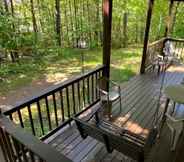 Others 4 Er74 - Gerrald's Chalet - Great Location. Close To All The Action! 3 Bedroom Cabin by Redawning