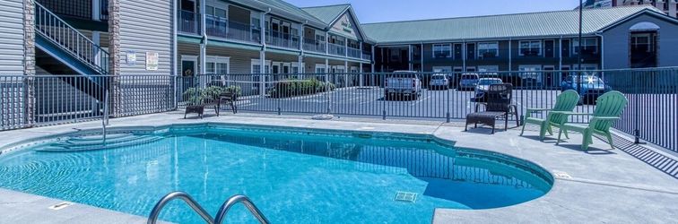 Others Colonial Crest 110 - Great Location! - You Can Walk To Town! 2 Bedroom Condo by RedAwning