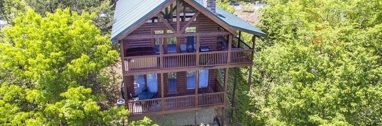 Others Ern859 - Absolute Paradise - Great Location! Close To All The Action! 2 Bedroom Cabin by RedAwning