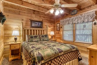 其他 4 Er245 â Almost Heaven Great Location â Close To Town! 3 Bedroom Cabin by RedAwning